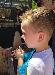 Do they still do the Grand March? I loved this when I was a kid. I'd love  to see a video of it if anyone has one to share