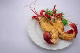 Bogavante al horno1 bogavante hembra de 1 kilo aceite de oliva virgen extra flor de sal de guérande una cucharada rasa de pan rallado. Receta De Bogavante Al Horno Con Alioli Unareceta Com Comidas Navidenas Comida Mariscos