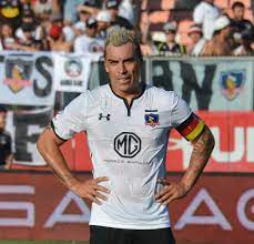 Paredes confesó que siempre lo saludo después de los partidos, siempre lo he apoyado, le he dicho que tiene que trabajar en silencio para llegar a la selección. Sary Colo Colo Huachipato 2018 03 03 Esteban Paredes 01 Cropped Jpg Wikipedia