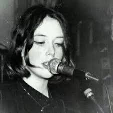 那些酷过男生的乐队女主唱