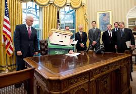 Donald the Bin': Trash can that looks like Trump