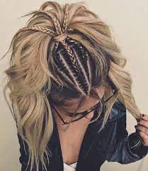 The front part of the style has beautifully curved braids and the rest of the hair is left unbraided and curly, as we very well know curls are super attractive and sexy. 11 Ways To Braid Your Front Hair Get A Fresh Look