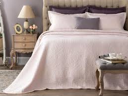 Katlanır yatak bunlardan birisi olup, son derece kullanışlıdır. Lucien Starlight Tek Kisilik Yatak Ortusu Soft Pudra Madame Coco