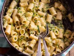 Pasta Con Zucchine Cremosa E Veloce Ricetta In 15 Minuti