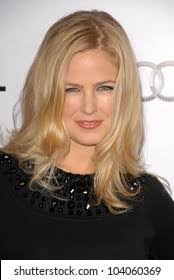 Keri Pratt's Instagram, Twitter & Facebook