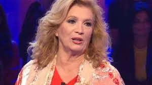 2 min di lettura cantante, attrice, conduttrice televisiva ed ex politica italiana. Iva Zanicchi 80 Anni Vive Qui Trattenete Lacrime Questa Casa Vi Fara Foto