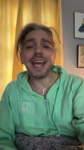 guyyyyyzzzz! happy thirstdayyyy!