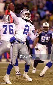 Dallas Cowboys Quarterback Anthony Wright Throws A Pass As Tennessee Cowboys De Dallas