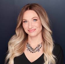 Danielle Rew's Instagram, Twitter & Facebook