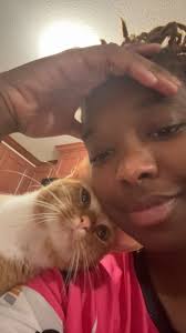 Why do black cats have thin edges