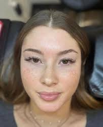 Hi, I'm Mallory I'm a lash tech at my salon suites