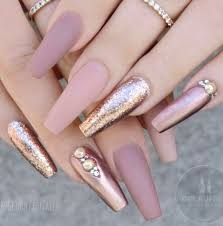 Uñas de acrilico rosas con dorado kit pulidor de uñas electrico removedor acrílico manic… Pin De Alehelenlopez En All Things Nails Manicura De Unas Unas De Acrilico Elegantes Unas Acrilicias De Gel