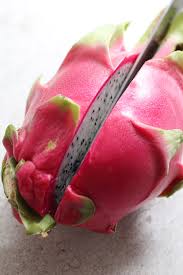 How to find dragon fruit. How To Cut And Eat Dragon Fruit Health Benefits Tipbuzz