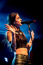 Emma bale, c'est une chanteuse belge qui connait un beau succès en flandres. Lena Emma Bale In Bielefeld Ringlokschuppen Konzertbericht