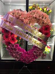 Hall's flower shop creates beautiful floral heart shaped standing sprays. 4 F Delux Heart Shaped Sympathy Wreath In Philadelphia Pa Logan Floral Designs And Gifts
