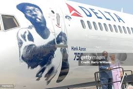 12 Photos & High Res Pictures