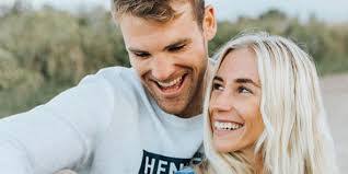 Nikki Quinlan's Instagram, Twitter & Facebook