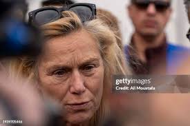 17 Photos & High Res Pictures