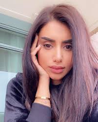 فاجأت الفنانة الإماراتية مشاعل الشحي متابعيها بظهورها للمرة الأولى مع جدّتها شهاب ملح يكشف سبب طلاق وانفصال مشاعل الشحي عن احمد خميس وعلاقة ريان جيلر وشاهد رد مشاعل. Ù…Ù‡Ø§ Ù…Ù†ØµÙˆØ± ØªØ¨Ù„Øº Ø¹Ù† ØµØ¯ÙŠÙ‚Ø§ØªÙ‡Ø§ Ø¨Ø¹Ø¯ ÙƒØ³Ø±Ù‡Ù† Ø¥Ø¬Ø±Ø§Ø¡Ø§Øª Ø§Ù„Ø¹Ø²Ù„ Ù„Ù…ÙƒØ§ÙØ­Ø© ÙƒÙˆØ±ÙˆÙ†Ø§ Ù…Ø¬Ù„Ø© Ø§Ù„Ø¬Ù…ÙŠÙ„Ø©