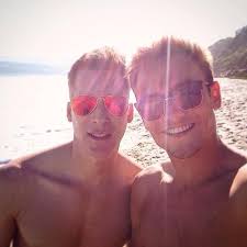 Tom daley took to instagram to reveal that he and husband dustin lance black are expecting their first child together. Congratulations Tom Daley And Boyfriend Dustin Lance Black Are Engaged Capital