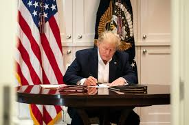 Nhà Trắng bị nghi dàn dựng cảnh Trump làm việc tại bệnh viện - Báo VnExpress