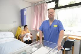 Male midwives make up under 2% of the workforce. Glasgow S Only Midwife Kenny Gibson Opens Up About Life On The Wards Glasgow Times
