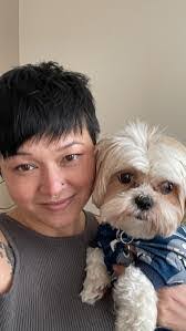 Iona Passik's Instagram, Twitter & Facebook