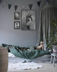 ¿de qué color es este tenis? Habitaciones Infantiles En Gris Y Verde Decopeques