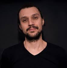 Lo scrittore" di Roberto Zevini