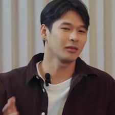 Wilbert Ross as Arkin in Chasing in The Wild