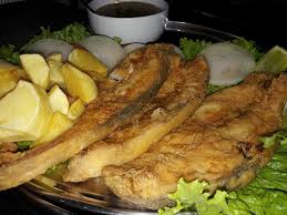 O molho fica por conta do mel e mostarda, criando uma mistura o sabor marcante da mostarda com o doce do mel é a combinação ideal para a nossa receita de cação em posta dourado. Facebook