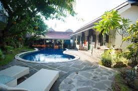 For sightseeing options and local attractions, one need not look far as the hotel enjoys close proximity to montong beach, batu bolong temple, café alberto. Book Sendok Hotel In Senggigi Hotels Com
