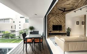 Desain yang seragam ini dimaksudkan agar rumah memiliki kesan padu padan yang kuat. 9 Desain Balkon Rumah Keren Untuk Hunian Masa Depanmu
