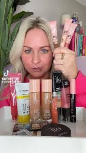 Dena Betz's Instagram, Twitter & Facebook