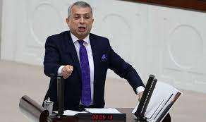 Organize suç örgütü lideri sedat peker'den her ay 10 bin tl aldığı yönündeki iddialarla gündeme gelen metin külünk, konuyla ilgili. Sedat Peker Den 10 Bin Dolar Aliyor Iddiasi Akp Li Metin Kulunk Sorudan Kacti