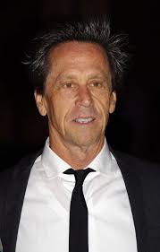 La câțiva ani de la filmul original, sean, fiul regretatului steve „bull mccaffrey, este desemnat să investigheze un incendiu mortal. Brian Grazer Wikipedia