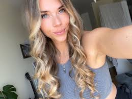 Curlylola (28 YO woman) XXX hot live cam sex show - Chat and webcam sex  with Curlylola