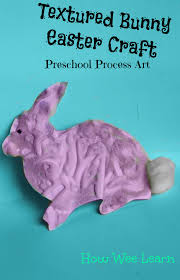 This craft for 2 year olds is full of learning, super simple, and a wonderful chance to develop language! 50 Perfect Crafts For 2 Year Olds How Wee Learn