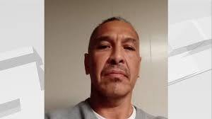 WATCH: Officer wrangles alligator from family neighborhood