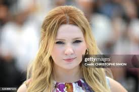 98 Abigail Simon Photos & High Res Pictures