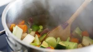 Fondue Bruhe Zubereiten Rezept Auf Gemusebasis Rezepte Fondue Bruhe Fondue