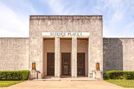 Here's the quick answer if you drive this relatively short distance without making any stops. Lebensmittelverkaufer Am Jahrmarkt Von Texas Dallas Redaktionelles Stockfoto Bild Von Reise Einkaufen 78176138