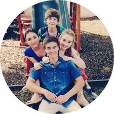 Riley, maya, topanga, cory si multi altii. 82 Raili Si Restul Lumii Ideas Sabrina Carpenter CelebritÄÈi Disney Channel