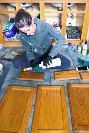 Some paint comes with primer built in, but you may still need a dedicated primer to deal with any surface problems on your vanity. N6breij5r0qkhm