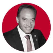 Abraham Espino "solapa" errores; piden que renuncie director del hospital  de V. Carranza