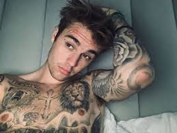Если вычесть допершу марион джоунс, лишенную. Justin Bieber Flaunts New Neck Tattoo Entertainment