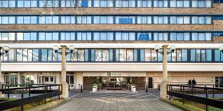There is a fitness centre and health spa. Hotels Near Russell Square Bloomsbury Holiday Inn London Bloomsbury