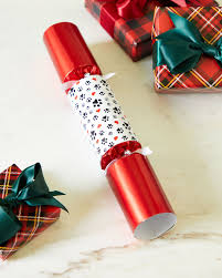 Is it really christmas if a family member isn't telling an awful joke about penguins picking the perfect christmas cracker is hardly an arduous task, but with mounting to do lists, spending precious time. 10 Best Luxury Christmas Crackers 2020 Unique Holiday Crackers
