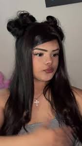 Melanie Aranda's Instagram, Twitter & Facebook