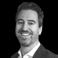 Nadia Hurst's Instagram, Twitter & Facebook